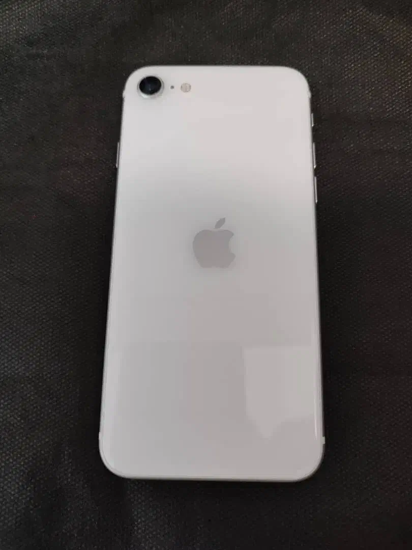 ایفون se 2020 128|موبایل|کرج, کوی امامیه|دیوار