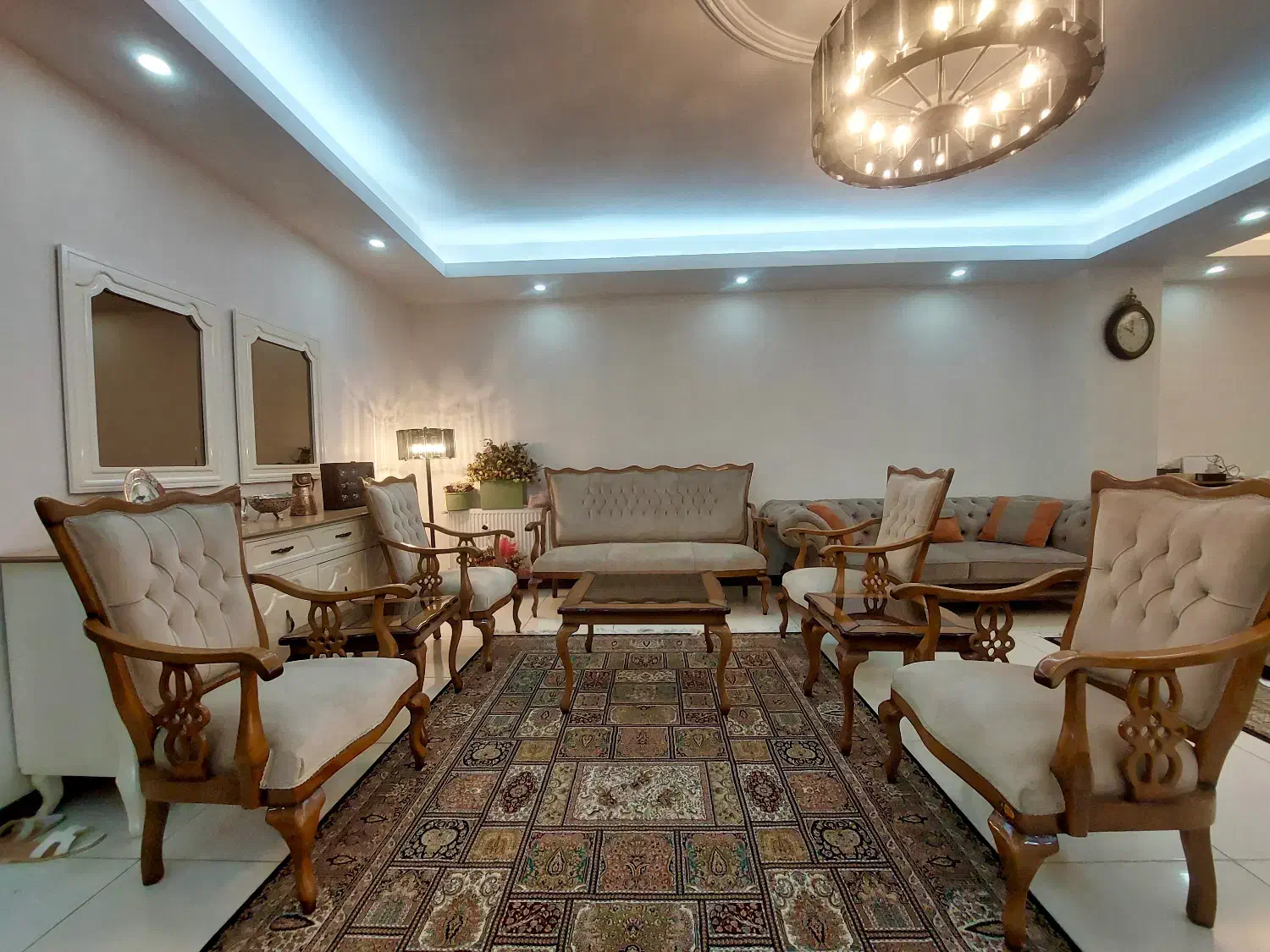 مبلمان ۷ نفره نو|مبلمان خانگی و میز عسلی|اسلام‌شهر, شهرک الهیه|دیوار