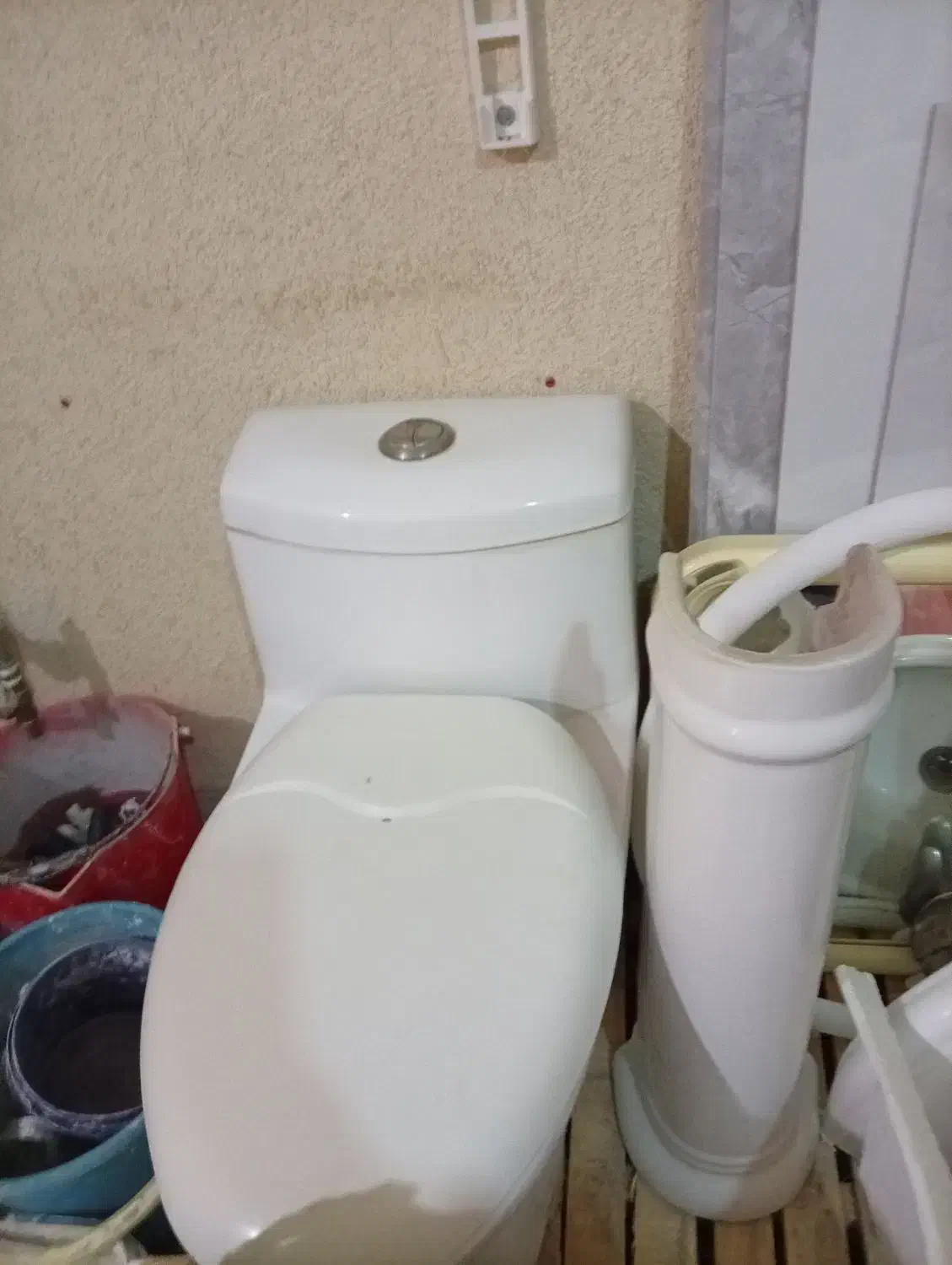 روشویی توالت فرنگی در حد نو|لوازم سرویس بهداشتی|لاهیجان, گلستان|دیوار