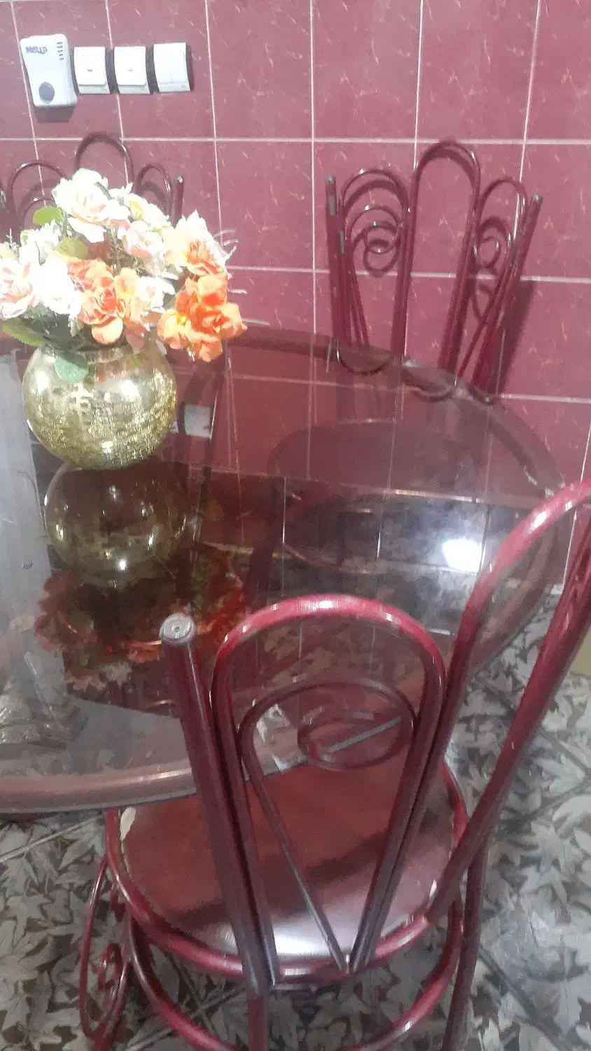 میز وصندلی غذاخوری ۴نفره فرفوژه(فلزی)|میز و صندلی غذاخوری|بندرعباس, |دیوار