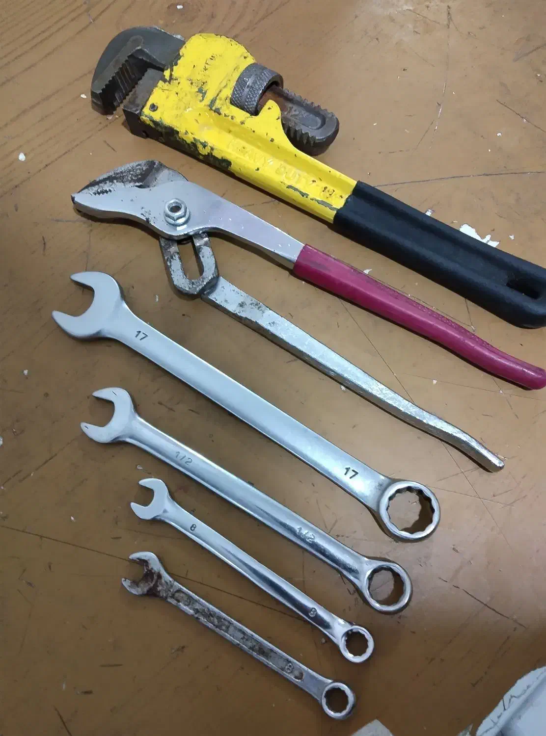 آچار و لوله گیر اصلی|ابزارآلات|اهواز, منبع اب|دیوار