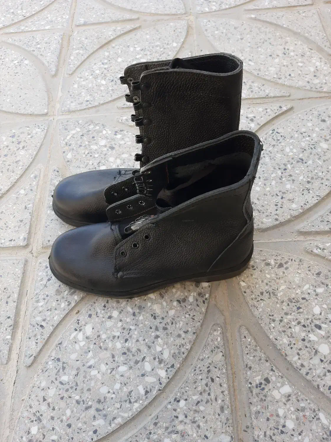 پوتین سربازی نو نو|کیف، کفش، کمربند|بروجرد, |دیوار