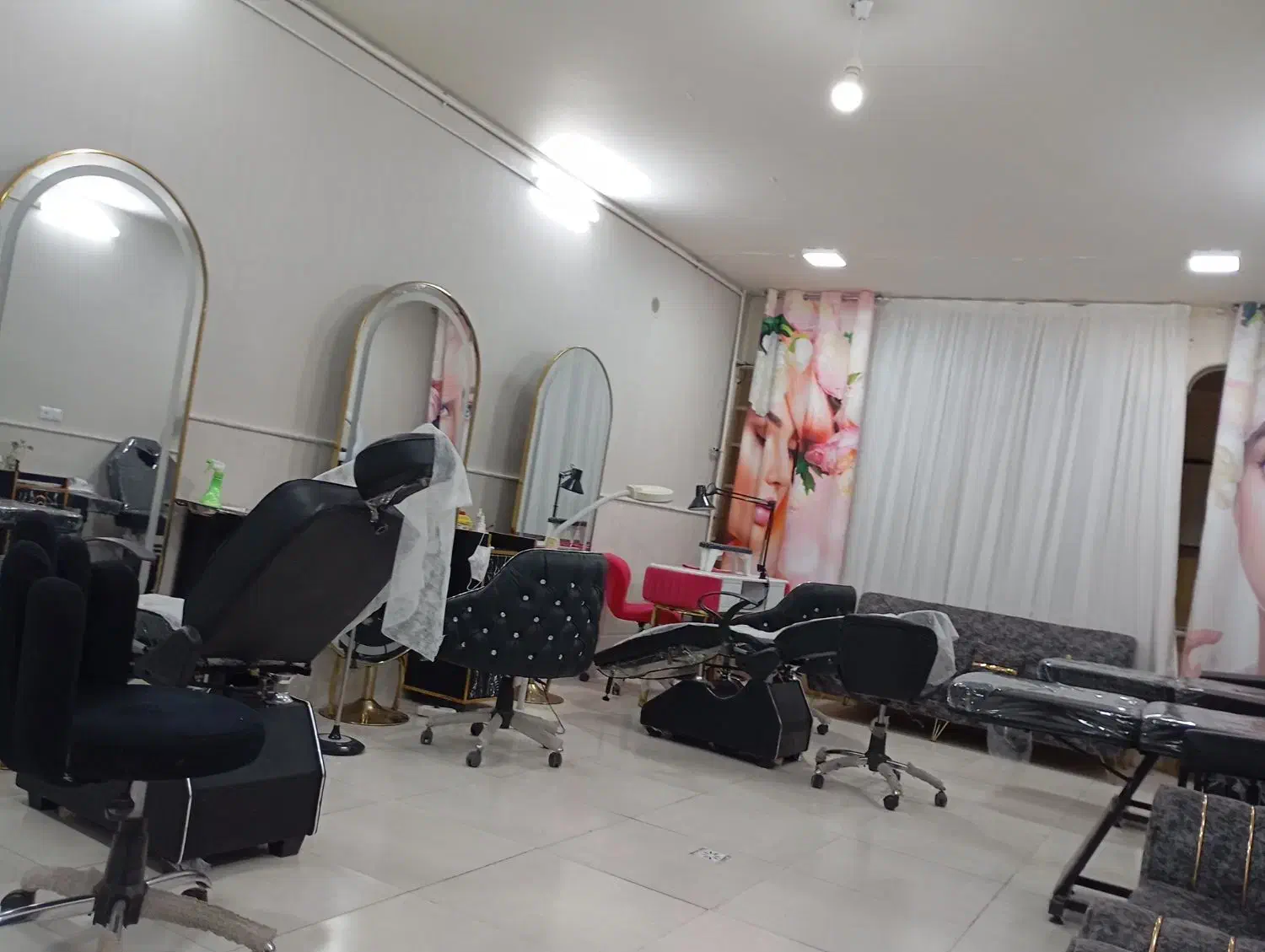 استخدام نیرو بصورت درصدی و اجاره در سالن زیبایی|استخدام درمانی، زیبایی، بهداشتی|قم, زنبیل آباد|دیوار