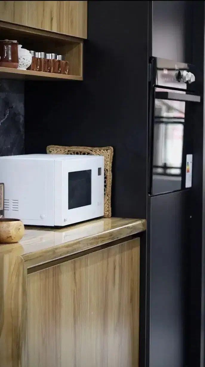 کابینت هایگلاس مشکی و طرح چوب|مصالح و تجهیزات ساختمان|گرگان, |دیوار