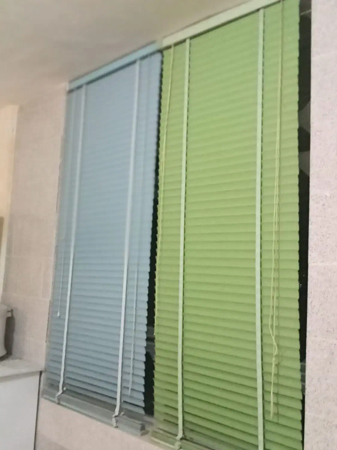 پرده کره کره ای فلزی قدیمی سالم محکم|پرده، رانر، رومیزی|لنجان, |دیوار