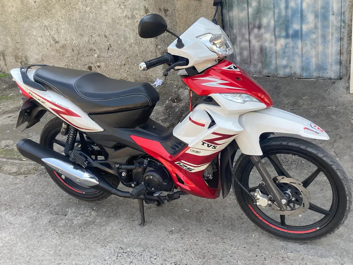 تیویاسراکز|موتورسیکلت|ساری, |دیوار