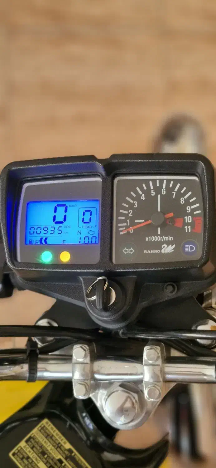 رهرو ۱۲۵|موتورسیکلت|شیراز, سیلو|دیوار