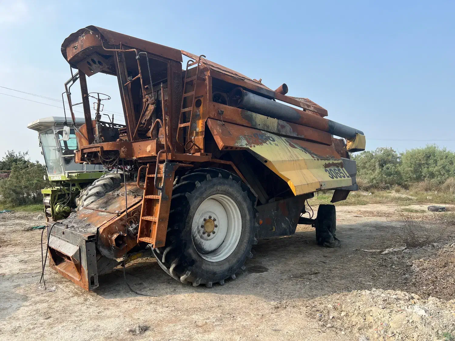 کمباین اسقاطی دارای سندپلاک کامل برای دریافت سوخت|خودرو سنگین|ایرانشهر, |دیوار