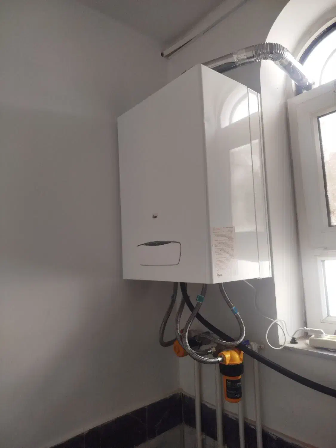 نمایندگی فروش و تعمیرات پکیج آبگرمکن رادیاتورمیانه|خدمات پیشه و مهارت|میانه, |دیوار