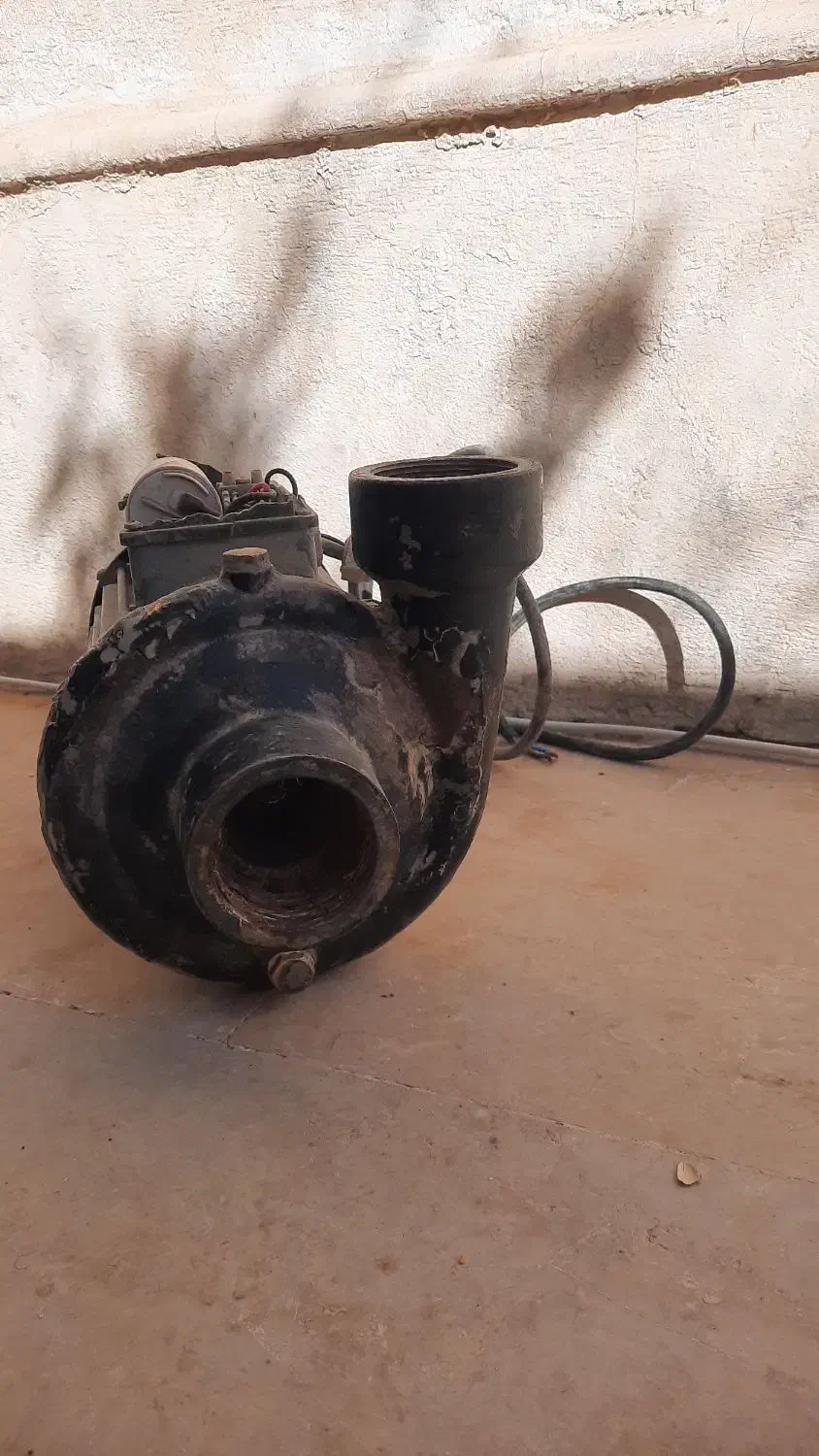 پمپ آب ۲ نیم اینچ|مصالح و تجهیزات ساختمان|صدرا-فارس, فاز ۱|دیوار