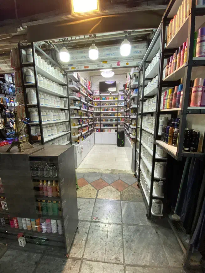 فروشنده عطرو ادکلن|استخدام بازاریابی و فروش|تهران, نازی‌آباد|دیوار