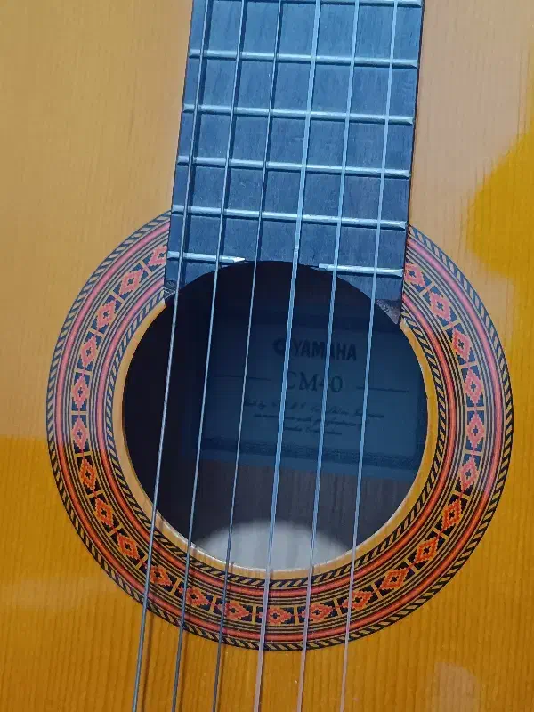 yamaha cm40 گیتار اصلی|گیتار، بیس، امپلیفایر|رشت, استقامت ۱|دیوار