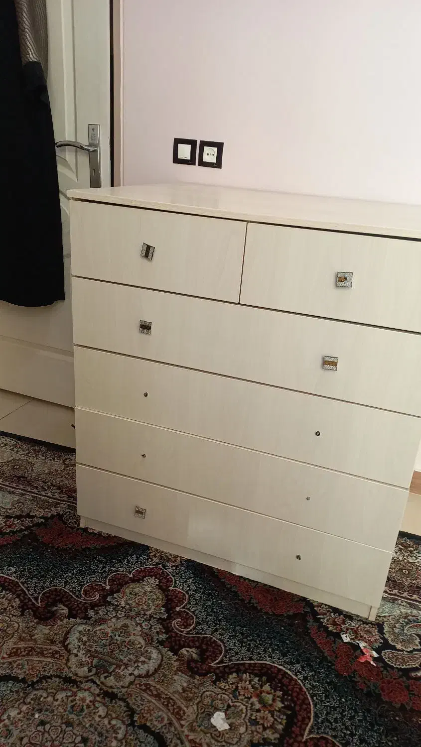 دراور|جاکفشی، کمد، دراور|اسلام‌شهر, زرافشان|دیوار