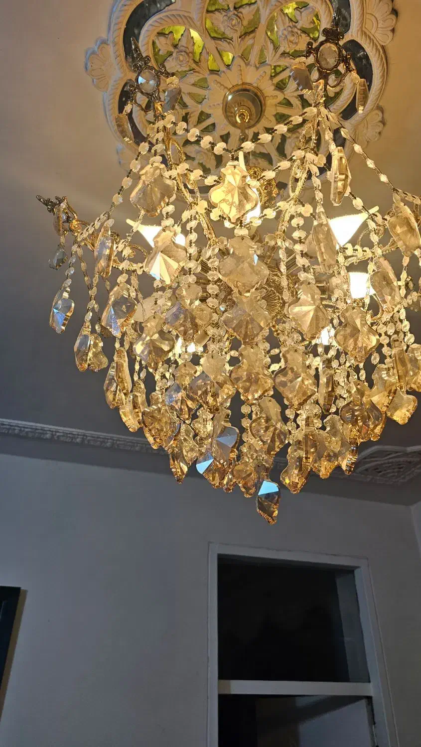 فروش لوستر کریستال برنجی ۸ شاخه بدون تغییر رنگ|لوستر و چراغ آویز|آبادان, |دیوار