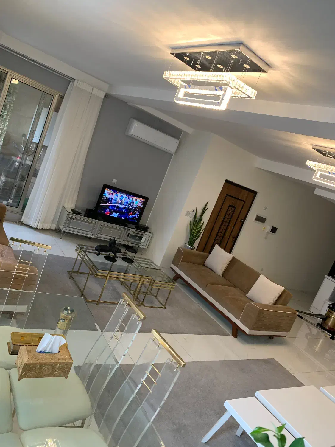 اجاره منزل مبله لوکس تاپ لوکیشن تمیز vip|اجارهٔ کوتاه‌مدت آپارتمان و سوئیت|شیراز, زرهی|دیوار
