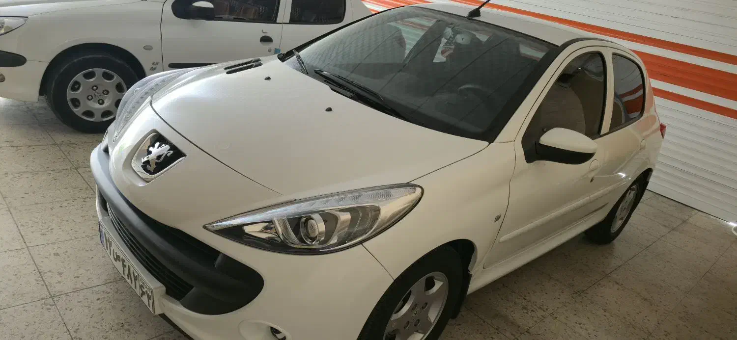 207 اتومات ۹۸|خودرو سواری و وانت|شیراز, فرگاز|دیوار