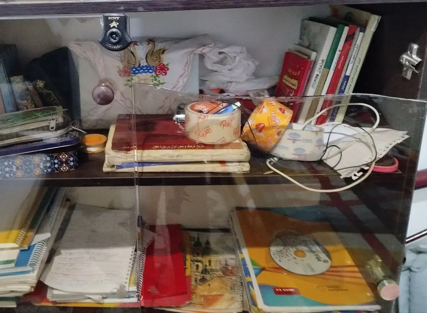 کتابخانه|کتابخانه، شلف، قفسههای دیواری|شیراز, کوشک میدان|دیوار