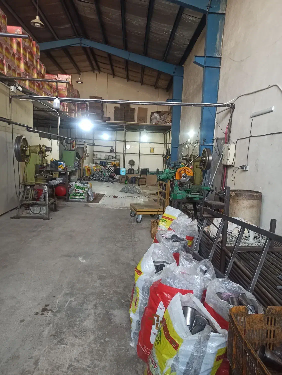 پرسکاری سوراخ و قلاویز کاری مونتاژ کاری|استخدام صنعتی، فنی، مهندسی|خمینیشهر, |دیوار