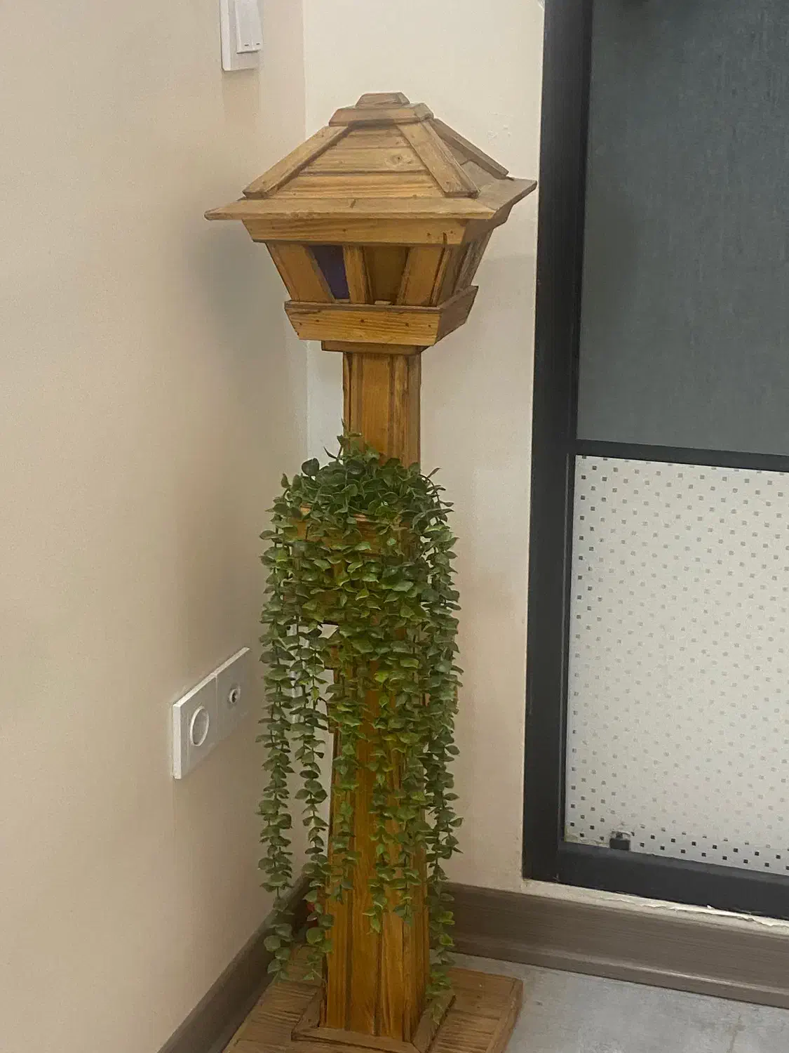 اباژور چوبی|چراغ خواب و آباژور|تهران, نیروی هوایی (پیروزی)|دیوار