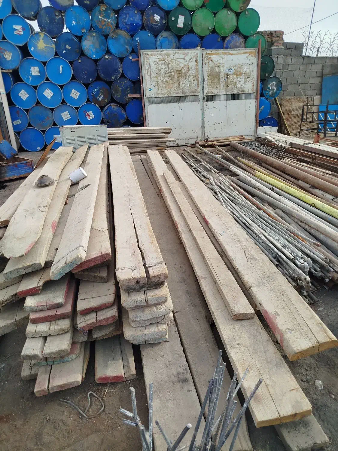 تخته بنایی بشکه فنس پایه فنس اهن|مصالح و تجهیزات ساختمان|سمنان, |دیوار