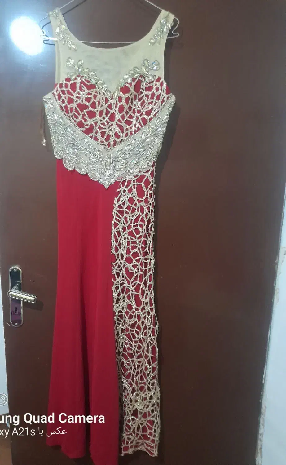 لباس مجلسی|لباس|خوی, |دیوار