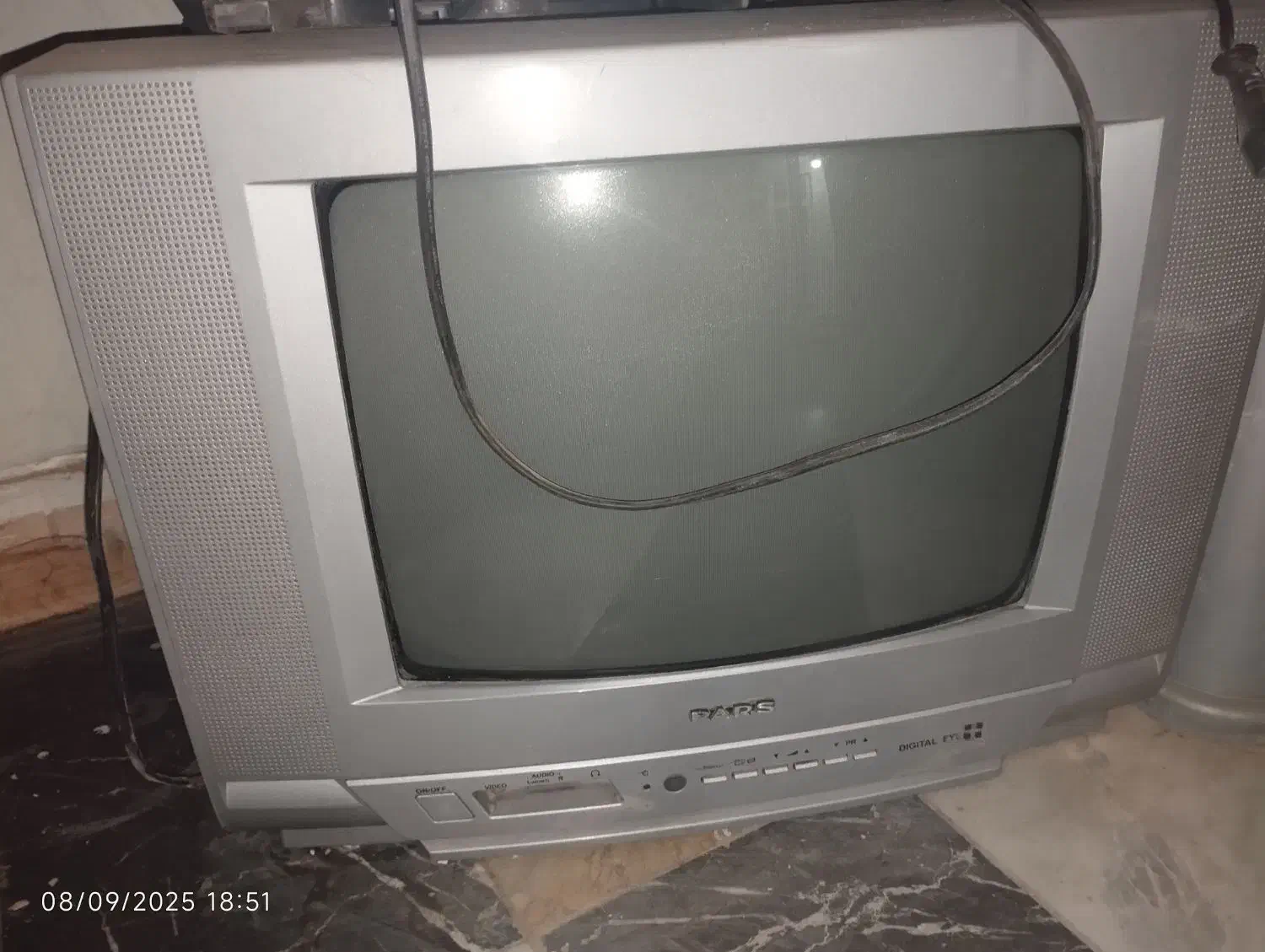 تلویزیون قدیمی|تلویزیون و پروژکتور|شیراز, دشت چنار|دیوار