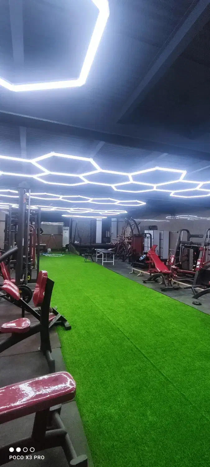 برقکار برقکشی|خدمات پیشه و مهارت|کاشان, راه آهن کاشان|دیوار