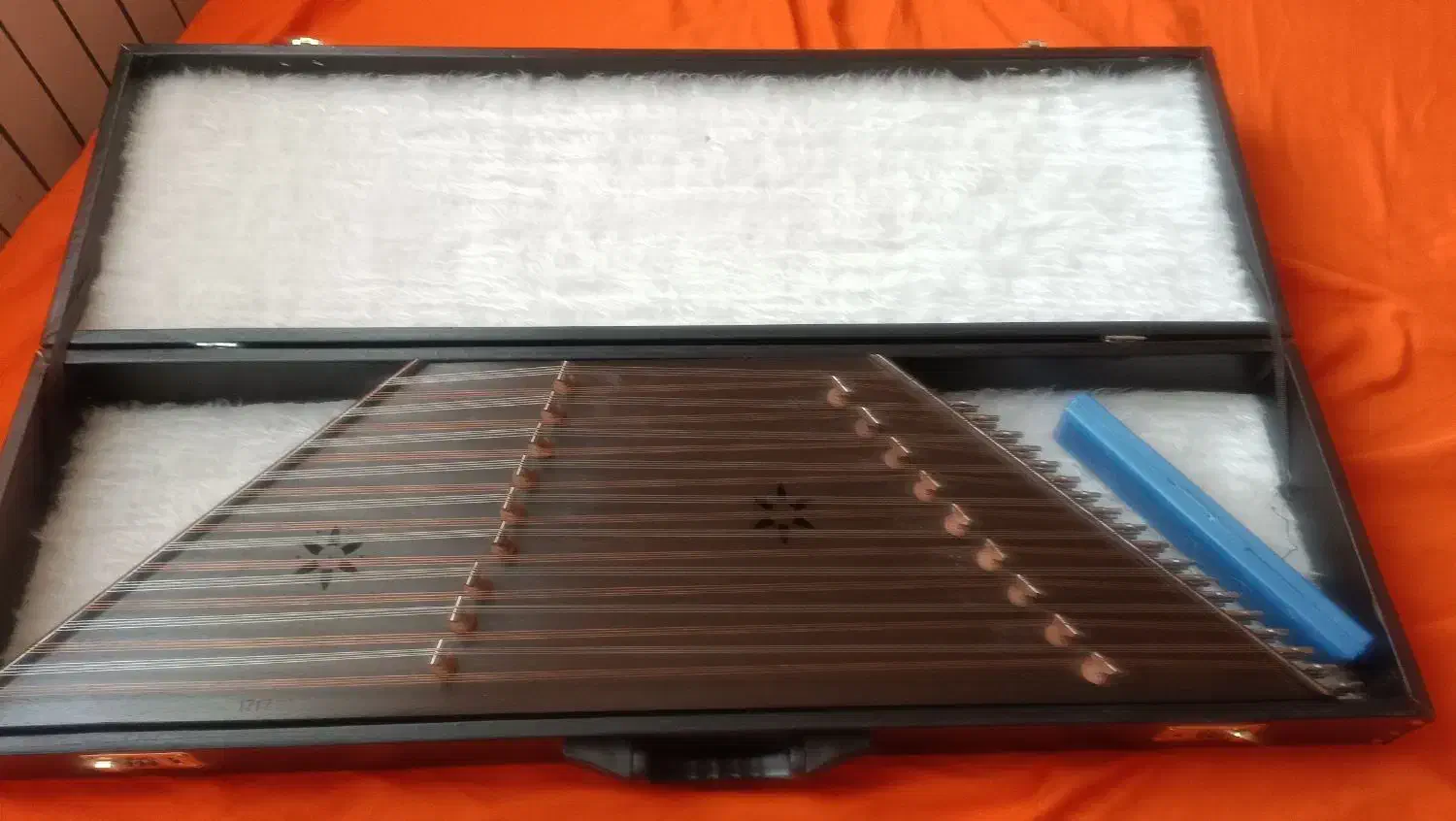 سنتور و پایه نگهدارنده سنتور|سازهای سنتی|مشهد, هفت تیر (آب و برق)|دیوار