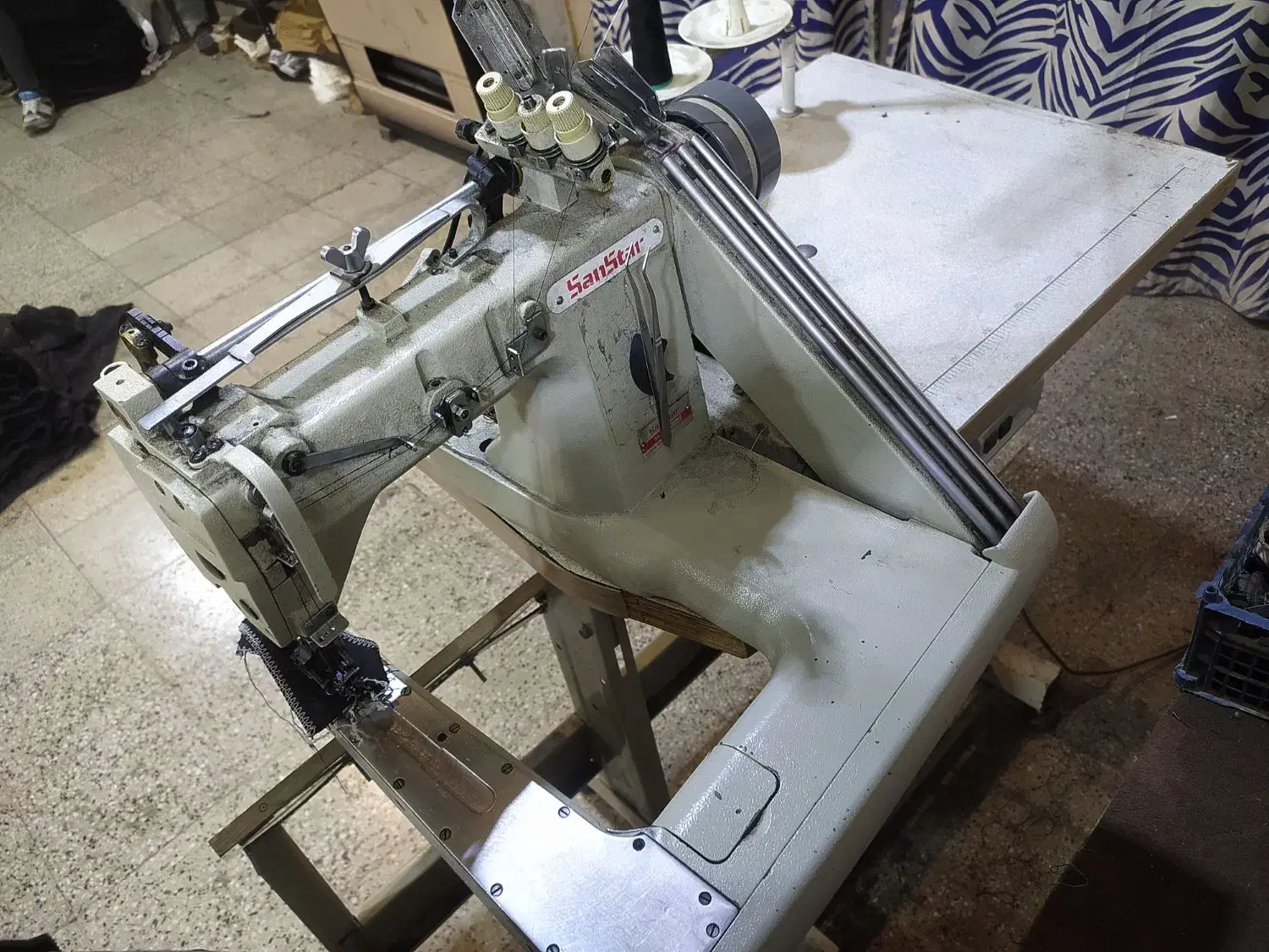 سه سوزنه|ماشین‌آلات صنعتی|لالجین, |دیوار