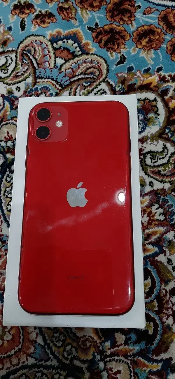 ایفون 11 قرمز تمیز|موبایل|شاهین‌شهر, شهرک پردیس|دیوار