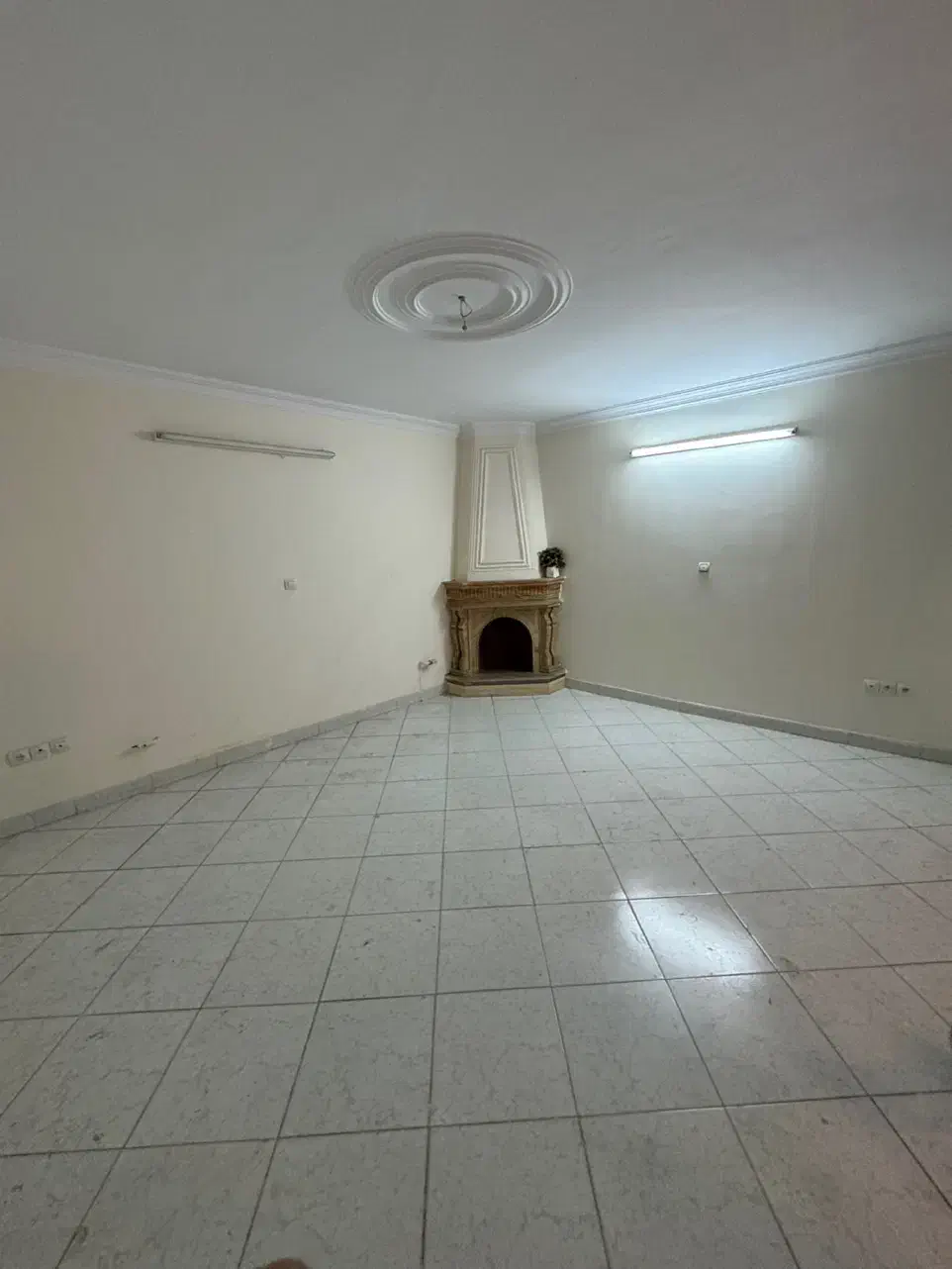 ۶۰ متر/کوچه انارک /تخلیه