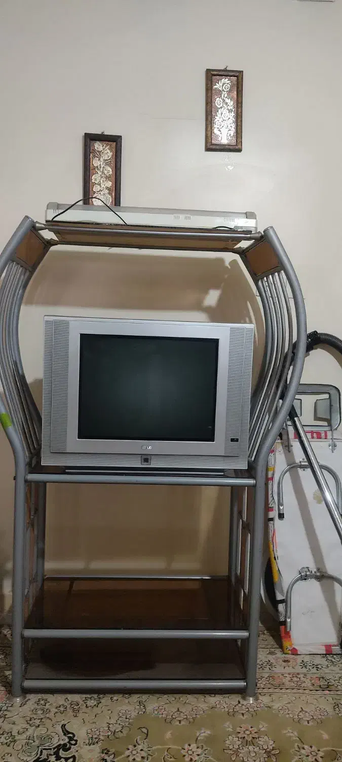 تلویزیون با میز|تلویزیون و پروژکتور|ایذه, |دیوار