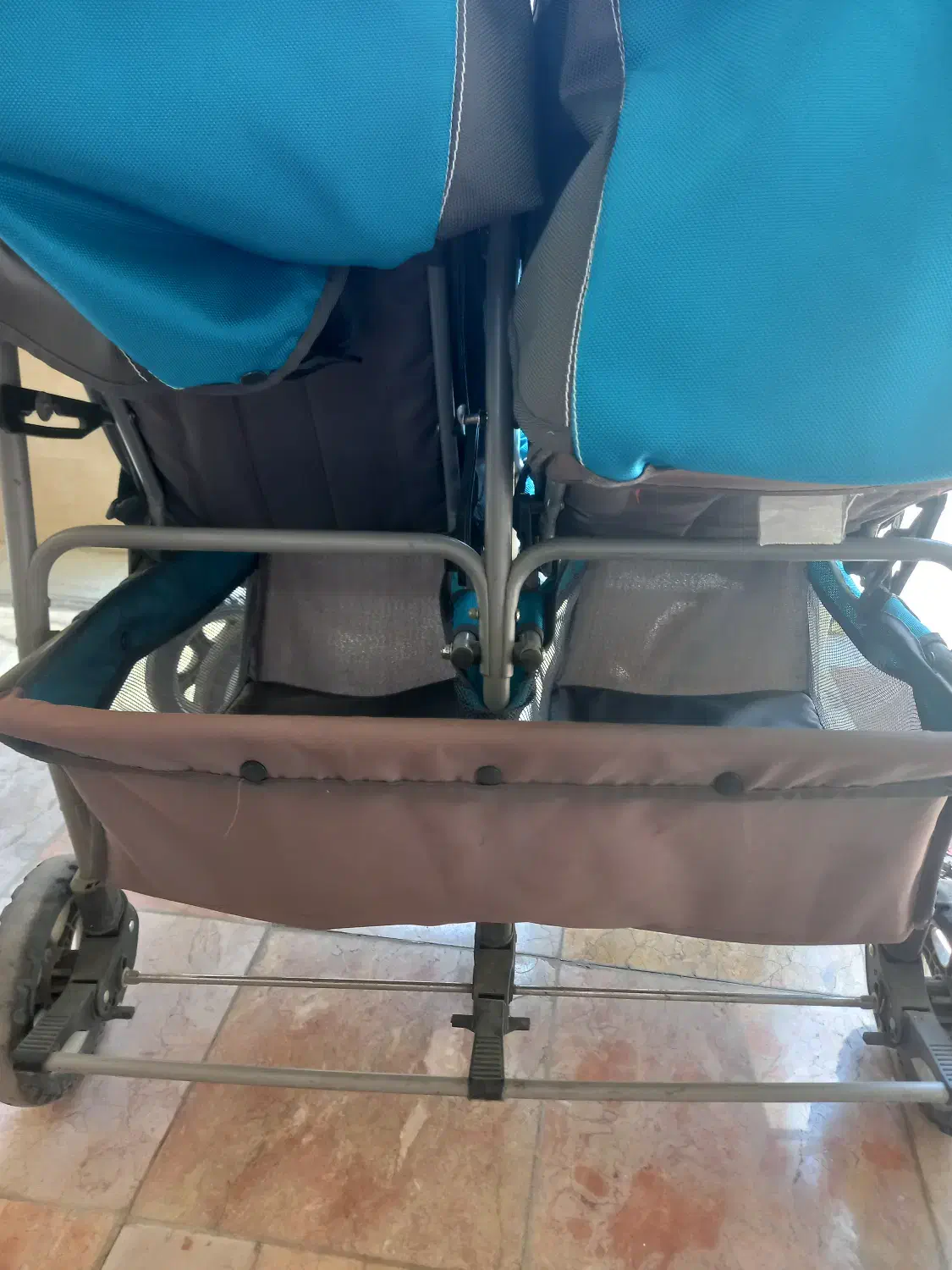 کالسکه دوقلو کار کرده ۳،۵۰۰|کالسکه و لوازم جانبی|کرج, محمد آباد|دیوار