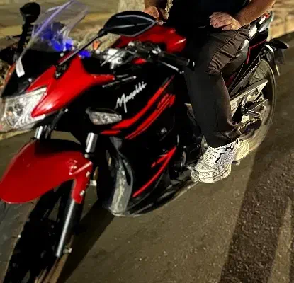 متور مگلی۲۰۰|موتورسیکلت|صحنه, |دیوار