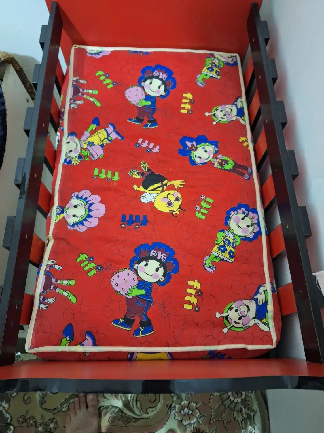 تخت نوزاد|تخت و صندلی بچه|قروه, |دیوار