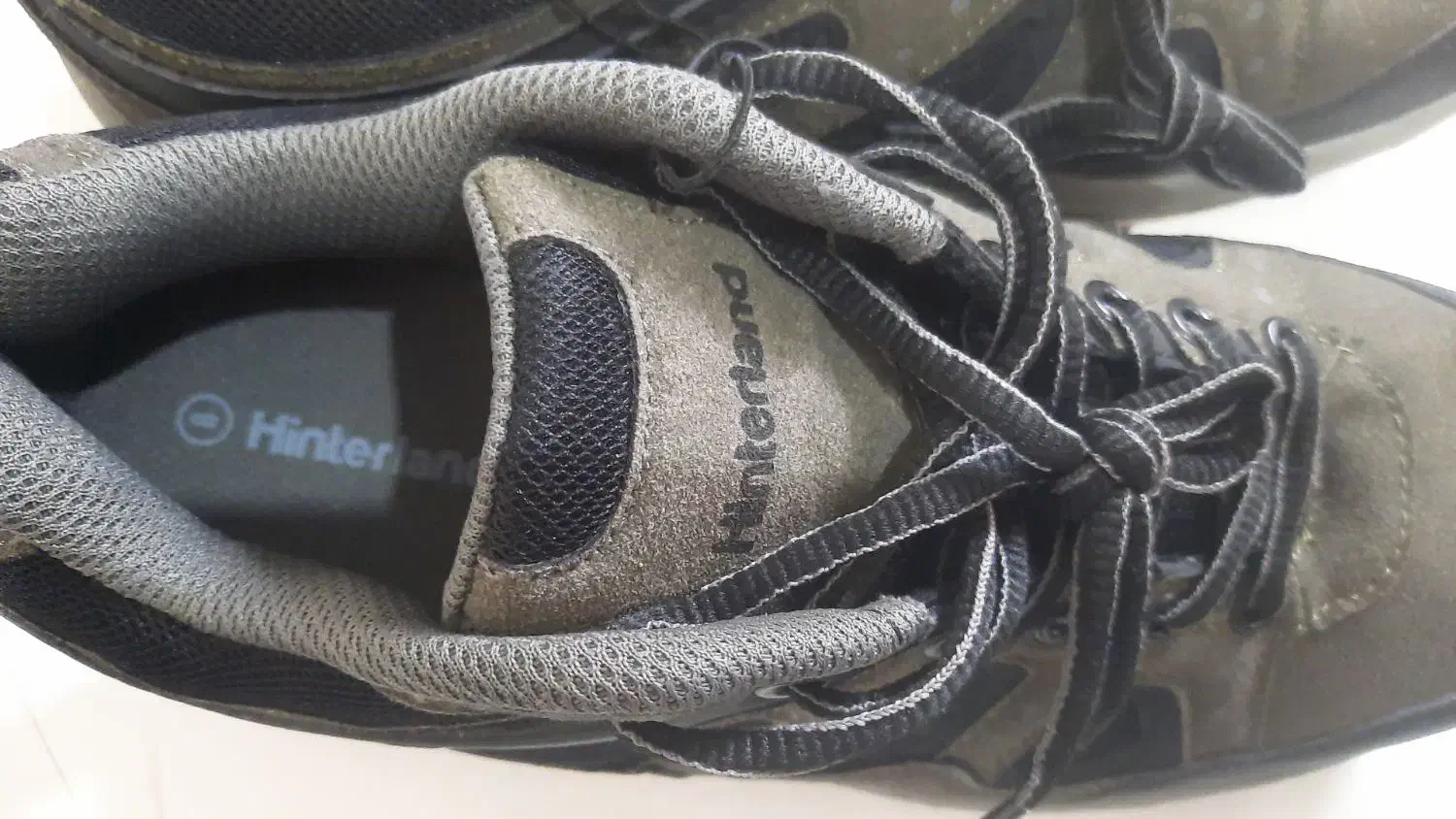 کتونی|کیف، کفش، کمربند|قرچک, پویینک|دیوار