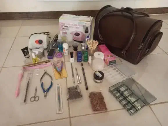 وسایل کاشت ناخن|آرایشگاه و سالنهای زیبایی|شاهینشهر, گرگاب|دیوار