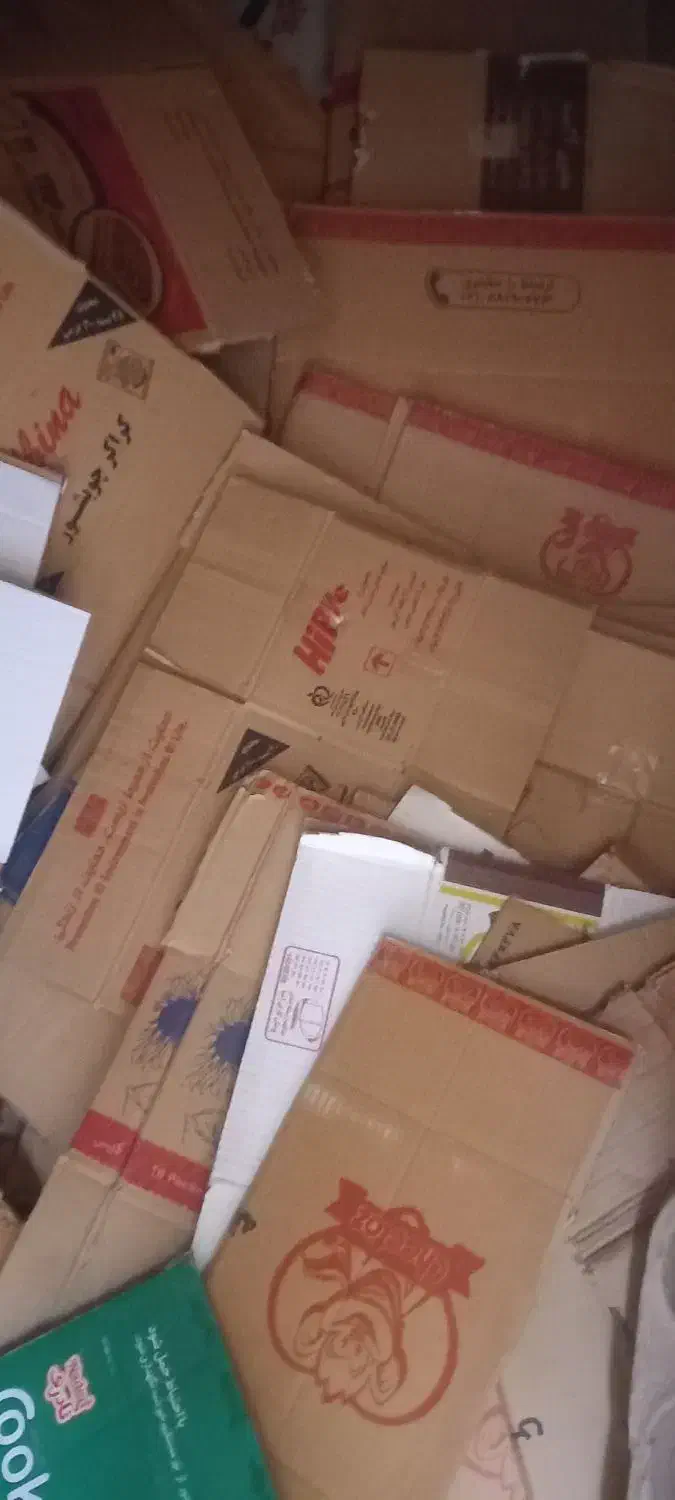 فروش کارتن ومشما و بطری ضایعاتی|عمده‌فروشی|قم, باغ کرباسی|دیوار