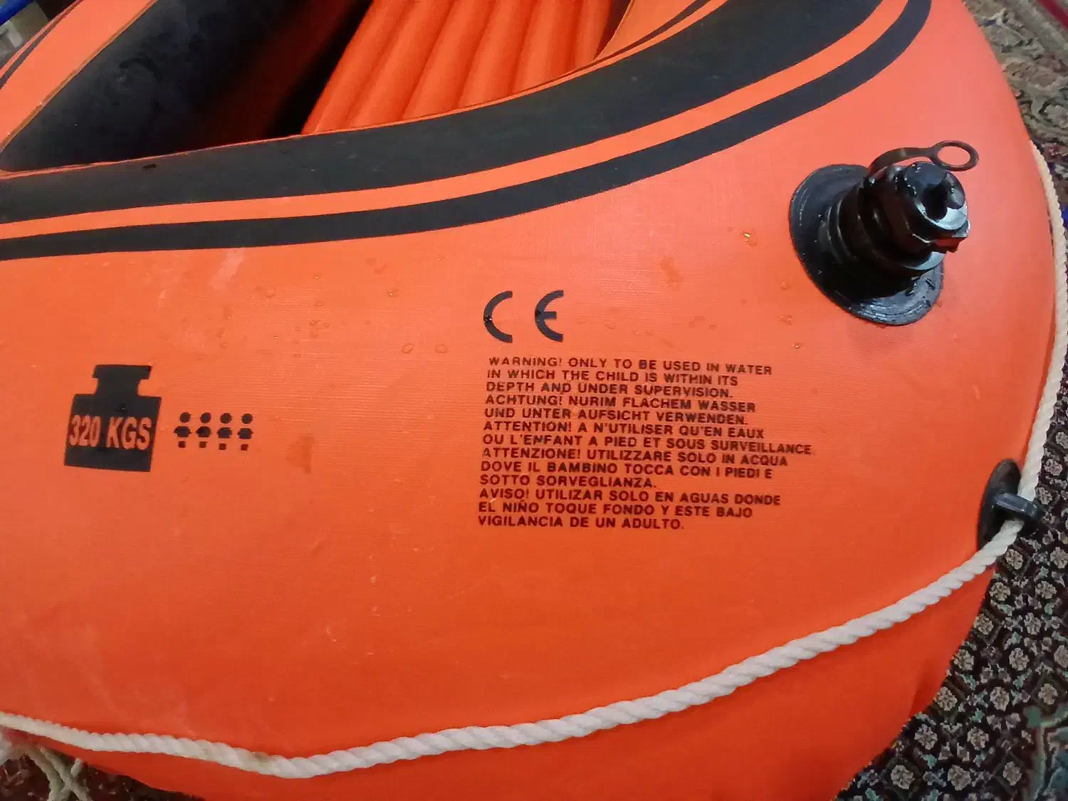 قایق بادی ۴نفره ۳۲۰کیلوگرم با پارو وپمپ برقی Intex|غواصی و ورزش‌های آبی|صحنه, |دیوار