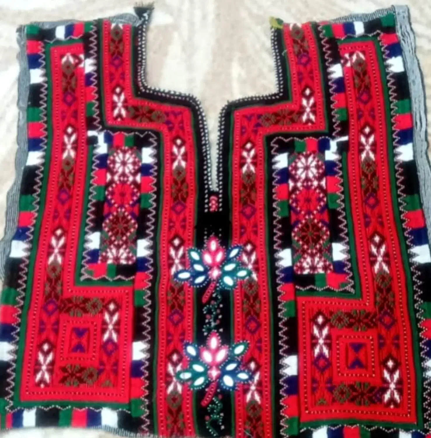 زیح آستین|لباس|سراوان, |دیوار