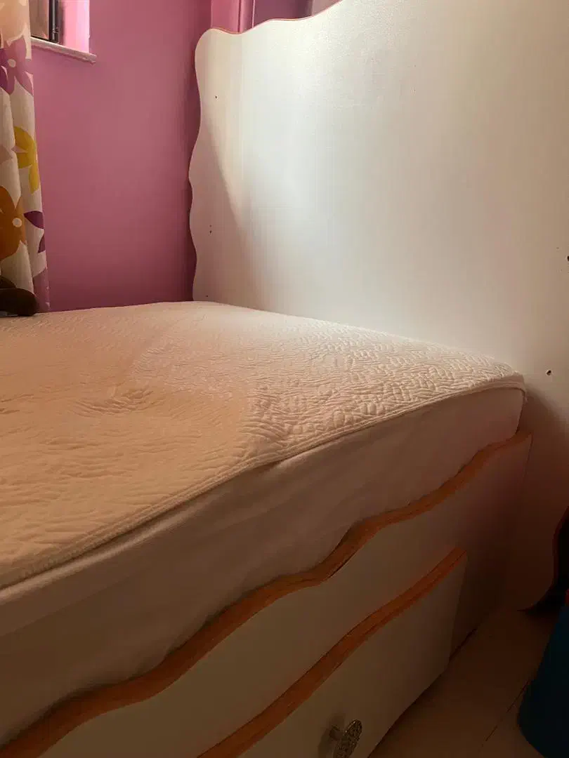 تخت و کمد|تخت و صندلی بچه|ساری, |دیوار