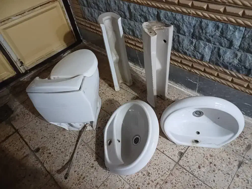 دو عدد رو شویی تمیز و یک عدد توالت فرنگی|لوازم سرویس بهداشتی|خرمشهر, |دیوار