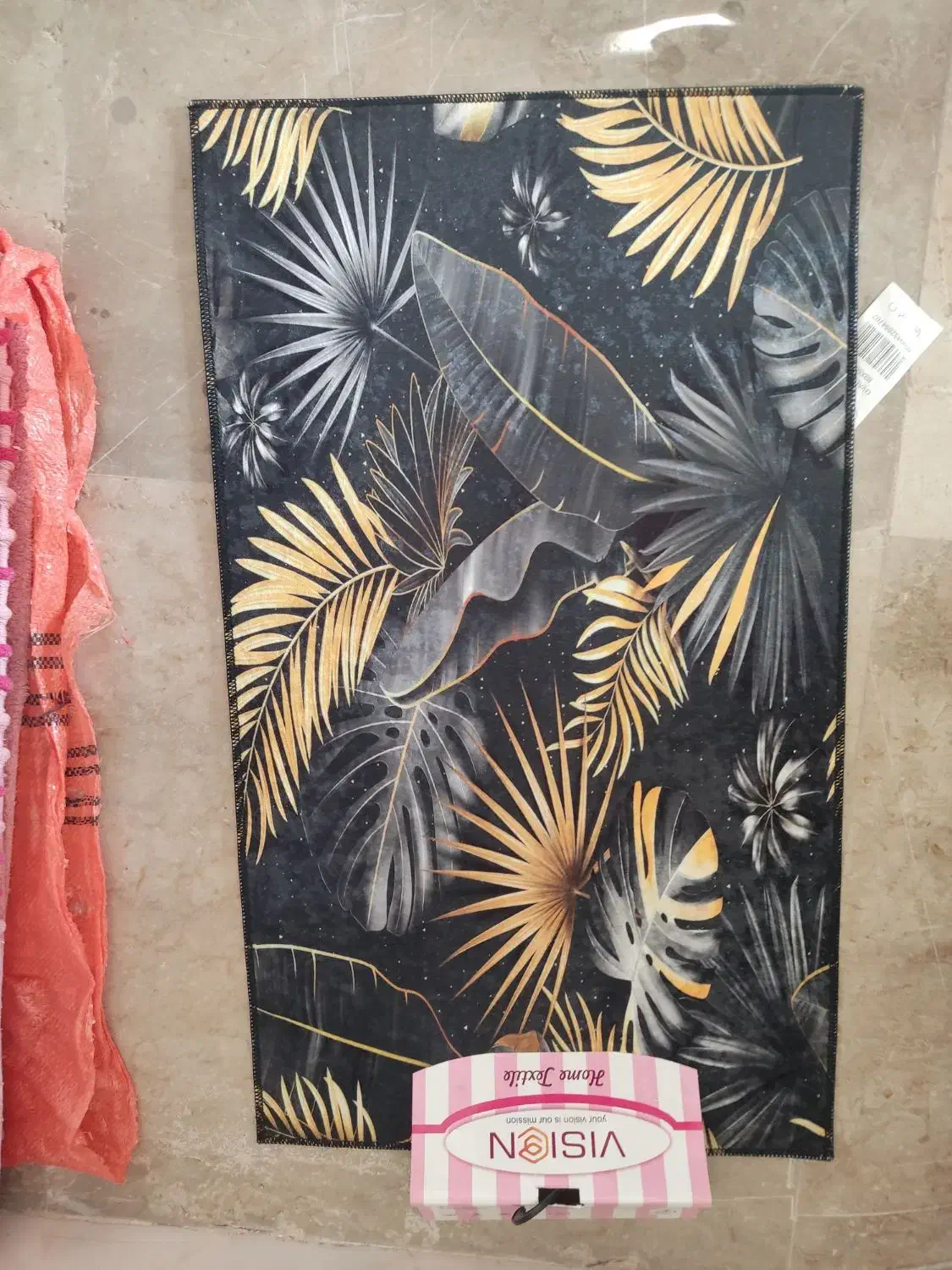 پادری فانتزی|پادری|آران و بیدگل, |دیوار