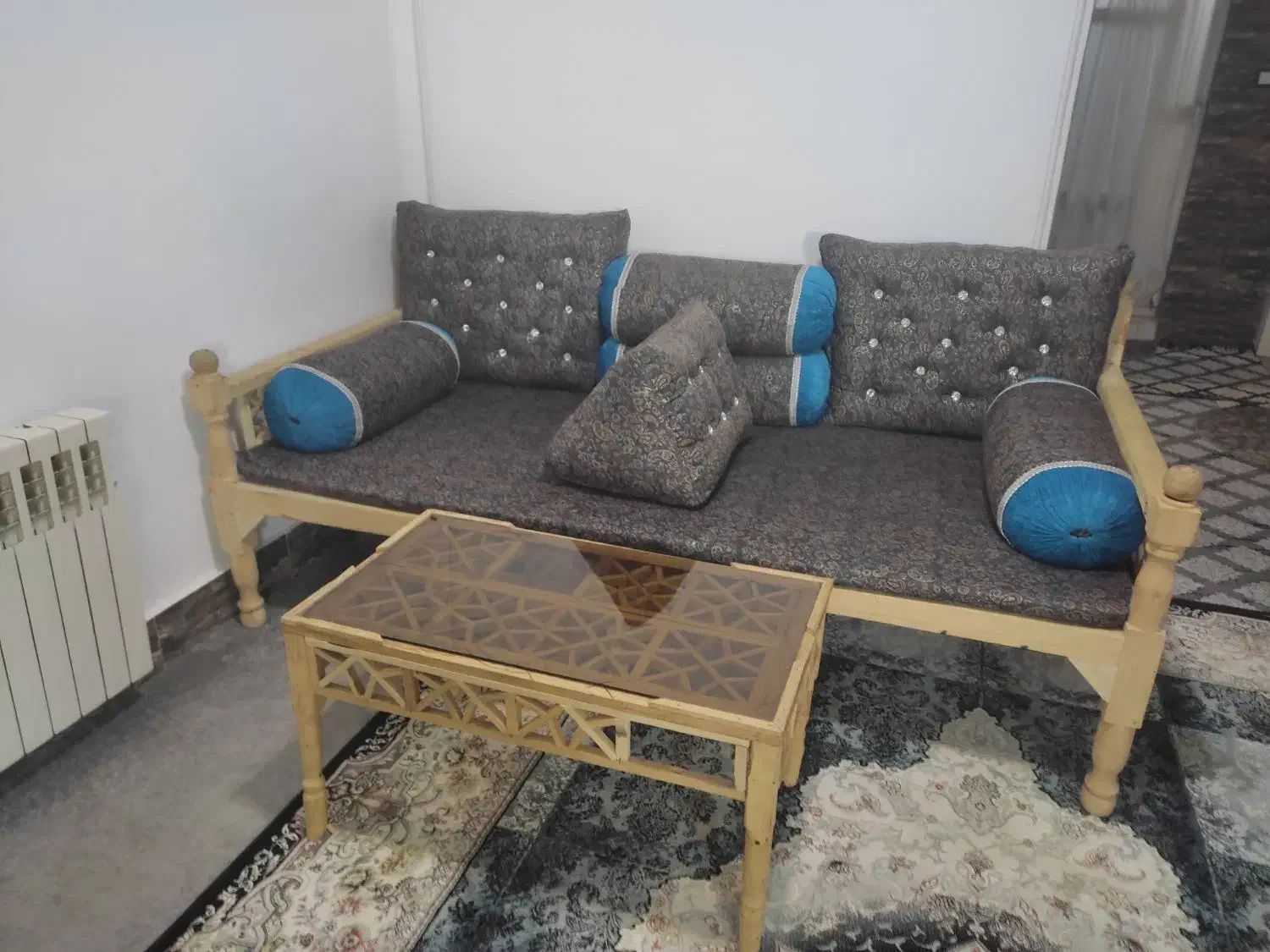 تخت سنتی و میز|مبلمان خانگی و میز عسلی|قم, پردیسان|دیوار