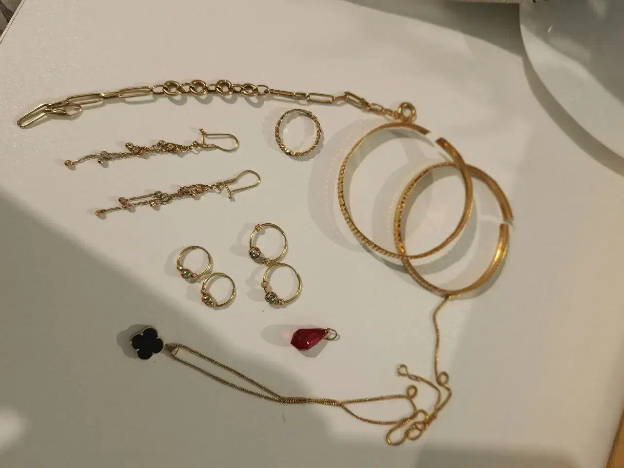 مقداری طلا نو ۲۰۰ بالای تابلو|جواهرات|ایلام, |دیوار