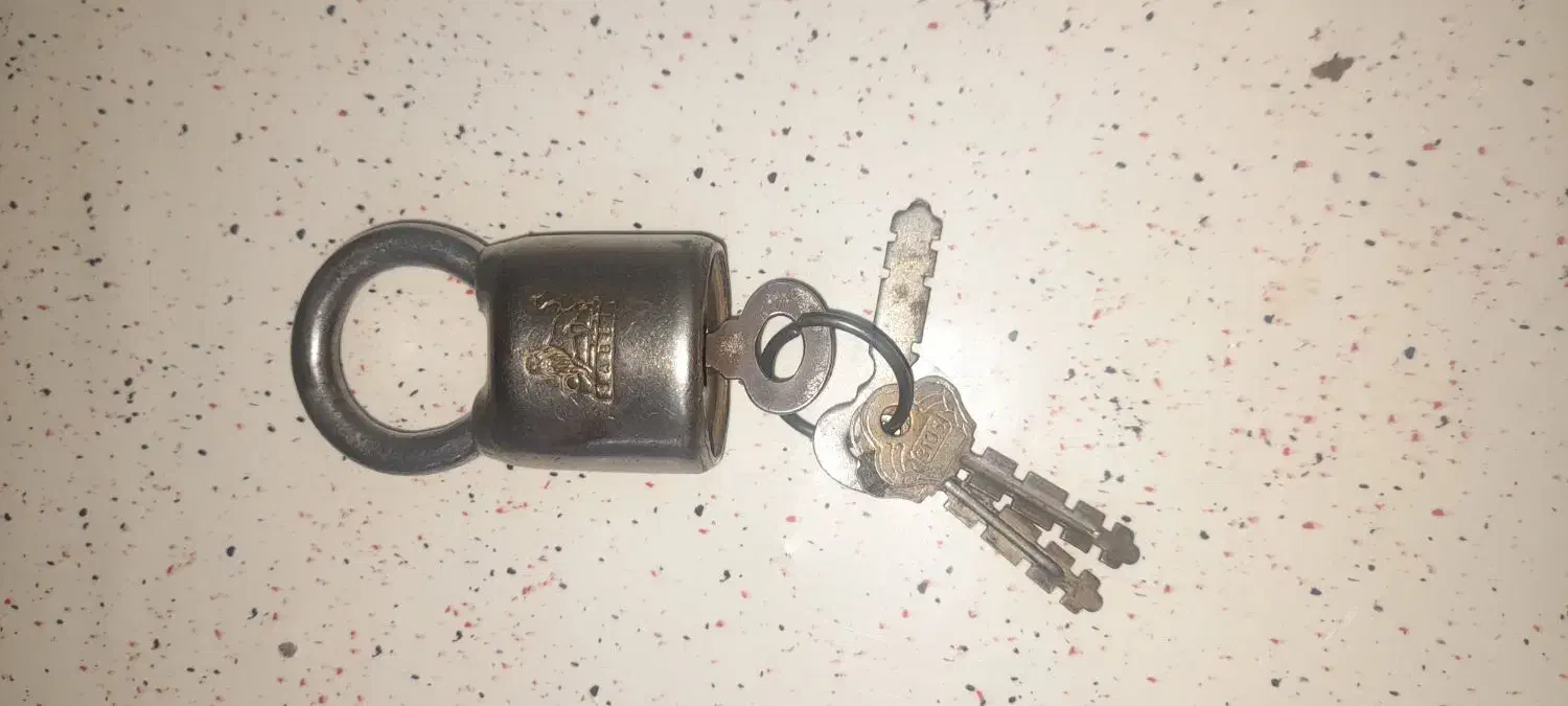 قفل قدیمی آلمانی اصل|کلکسیون اشیاء عتیقه|اصفهان, شهید رجایی|دیوار