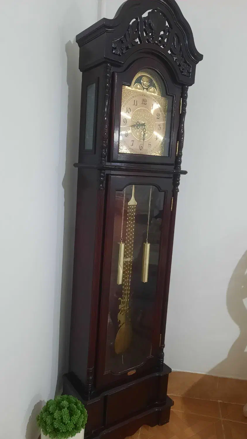 ساعت ایستاده .تمیز و نو کاملا سالم ۶۰۰ هزار|ساعت دیواری و تزئینی|کوهدشت, |دیوار