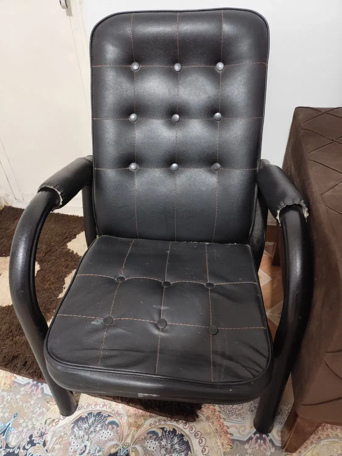 صندلی|مبلمان اداری|رشت, حمیدیان|دیوار