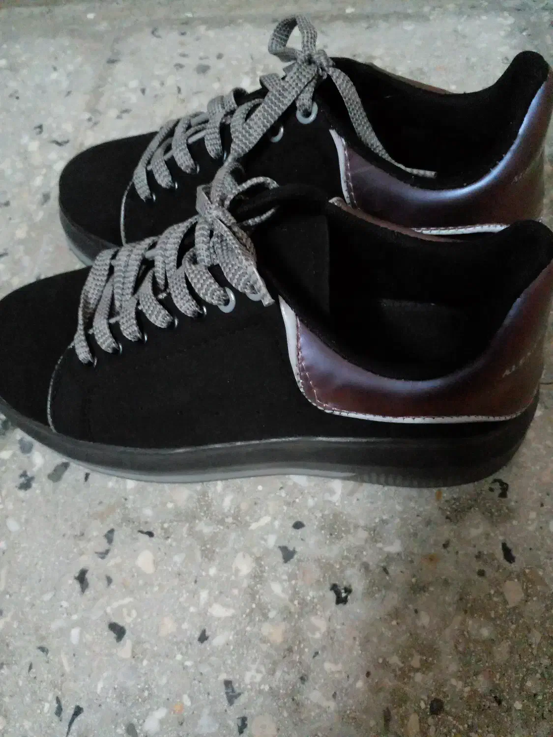 کفش اسپرت|کیف، کفش، کمربند|تهران, امام زاده عبدالله|دیوار