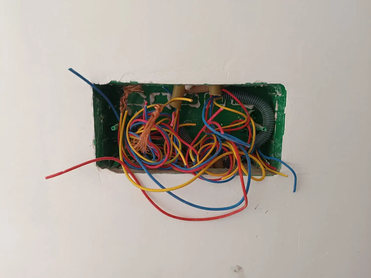 برقکاری ساختمان.نصب لاین نوری و..|خدمات پیشه و مهارت|اراک, |دیوار